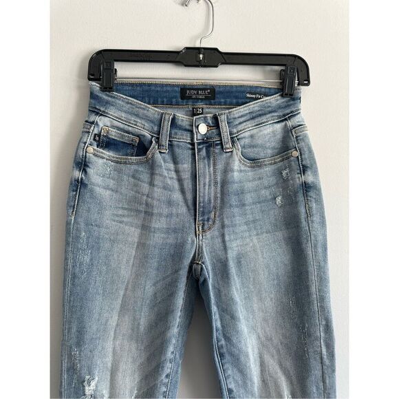 Judy Blue Jeans Raw Hem Cuff Skinny Fit Capri Jeans Distressed Denim Size 1/25 - Picture 3 of 7
